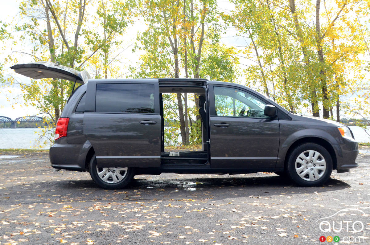 Dodge Grand Caravan 2020, portes, heyon ouvertes